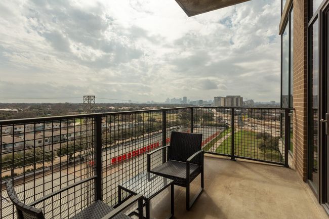 Balcony serving both guest suites. | Image 28