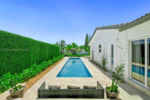 2830 Ne 56th Ct, Fort Lauderdale, FL, 33308-2714 | Card Image