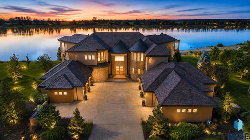 500 Bayhill Cir, Dakota Dunes, SD, 57049-5439 | Card Image
