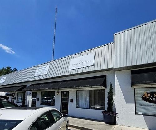 1319 Englewood Dr, Slidell, LA, 70458-3009 | Card Image