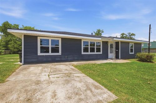 220 Penn St, Lake Charles, LA, 70601-7272 | Card Image