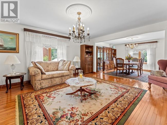 315 Majestic Dr, House other with 4 bedrooms, 4 bathrooms and null parking in Tecumseh ON | Image 11