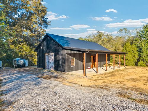 379 Medlen Ln, Smithville, TN, 37166-5307 | Card Image