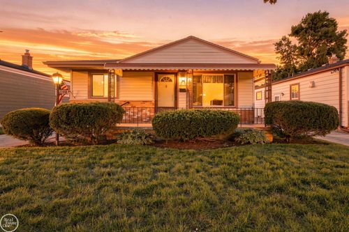 22440 Lake Drive, St Clair Shores, MI, 48082 | Card Image