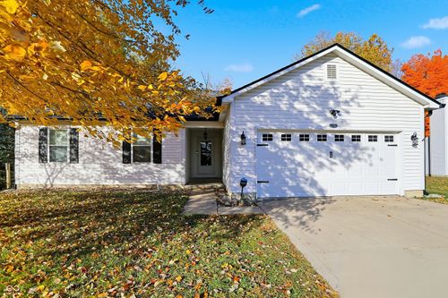 530 Old Farm Rd, Danville, IN, 46122-1450 | Card Image