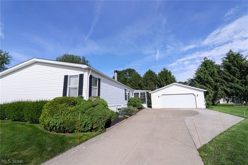 571 Sandtrap Cir, Painesville, OH, 44077-6003 | Card Image