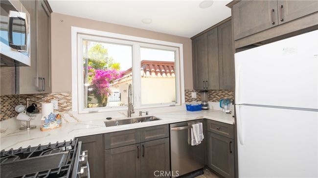 7 Satinwood Way, House other with 2 bedrooms, 2 bathrooms and 2 parking in Irvine CA | Image 11