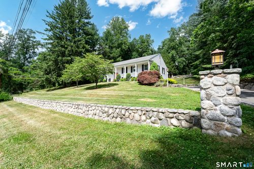 89 Eastover Road, Stamford, CT, 06905 | Card Image