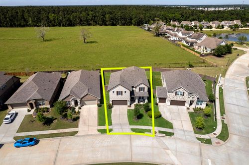 2189 Woodland Pine Dr, Conroe, TX, 77384-2041 | Card Image