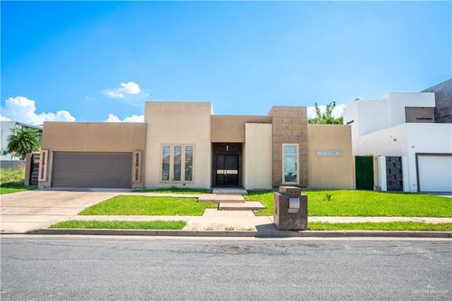 4701 Sweetwater Ave, Mcallen, TX, 78503-8143 | Card Image