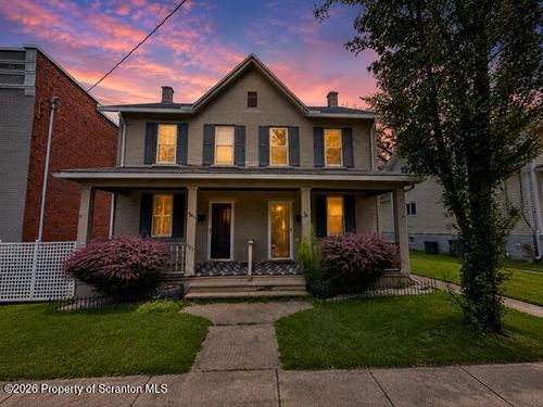 607 Deacon St, Scranton, PA, 18509-1647 | Card Image