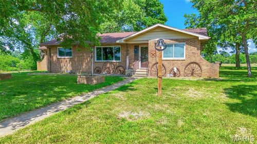 31337 Hudson Rd, Lebanon, MO, 65536-6215 | Card Image