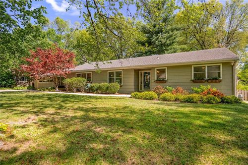 2105 W 97th St, Leawood, KS, 66206-2301 | Card Image