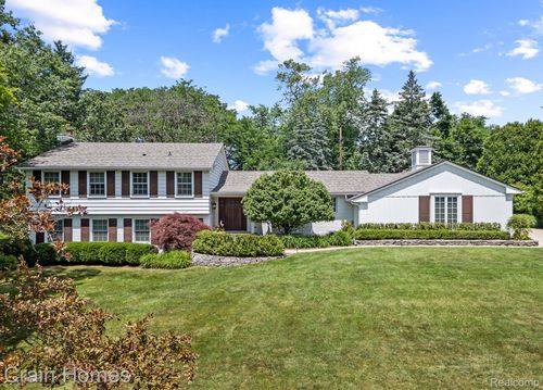 759 Rock Spring Rd, Bloomfield Hills, MI, 48304-3139 | Card Image
