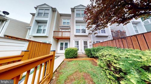 6008 Chestnut Hollow Ct, CENTREVILLE, VA, 20121-3042 | Card Image