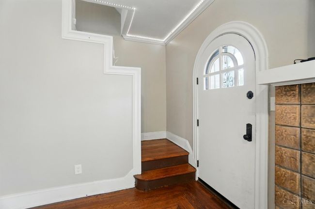 3933 Vine St, House other with 2 bedrooms, 2 bathrooms and null parking in Cincinnati OH | Image 17