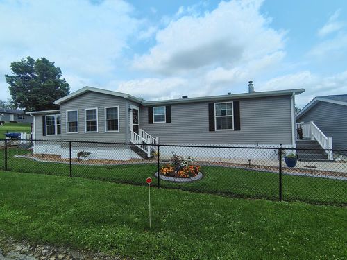 3959 Maple St, Hawthorn, PA, 16230-2044 | Card Image