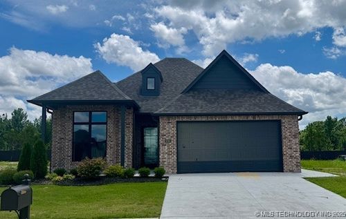 3703 W Laredo Pl, Broken Arrow, OK, 74012-8032 | Card Image