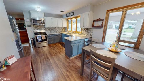 1105 E Jefferson Ave, Fairfield, IA, 52556-3732 | Card Image