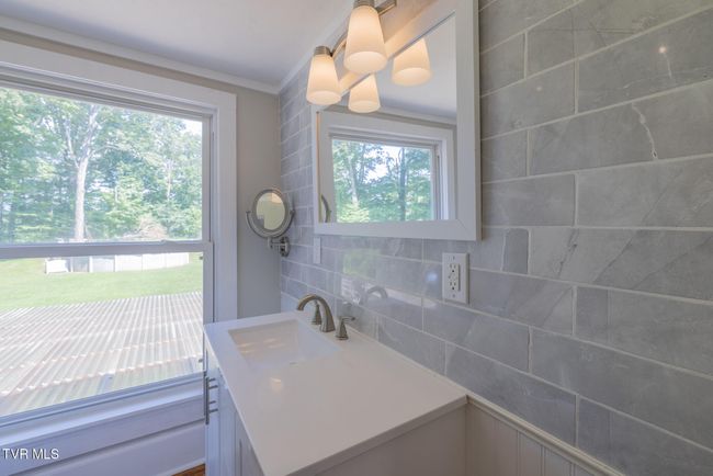 31232 Hollyfield Rd, House other with 3 bedrooms, 3 bathrooms and null parking in Damascus VA | Image 31