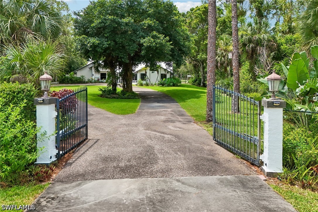 Residential in Naples 2