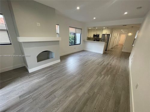 apt-4-1637 Sw 10th St, MIAMI, FL, 33135-5244 | Card Image
