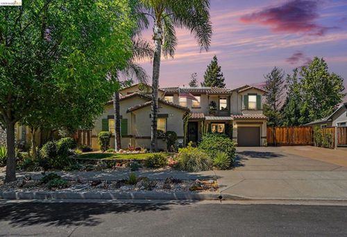 325 San Marino Ln, Brentwood, CA, 94513-1962 | Card Image
