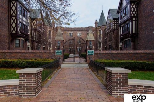 apt-6-131 S 39th St, Omaha, NE, 68131-3020 | Card Image