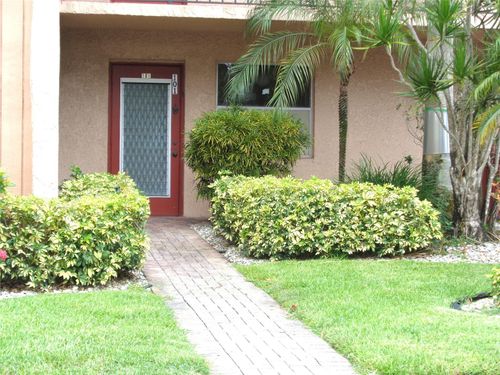 101-7320 Lake Circle Dr, Margate, FL, 33063-4895 | Card Image