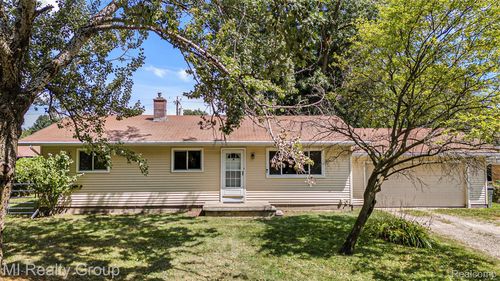 49100 Paul Dr, Chesterfield, MI, 48051-2484 | Card Image