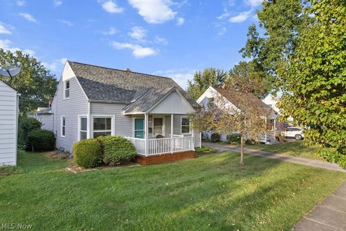 241 Van Buren Ave, Cuyahoga Falls, OH, 44221-1426 | Card Image