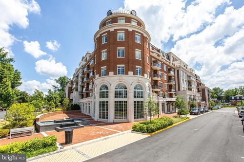 322-6900 Fleetwood Rd, MCLEAN, VA, 22101 | Card Image