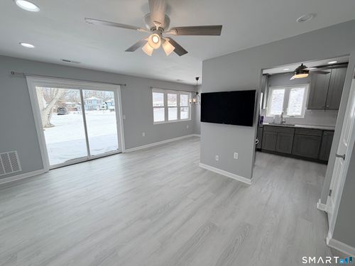 43-43 Southwind Ln, Milford, CT, 06460-7552 | Card Image