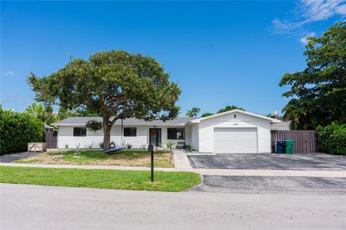 8895 Sw 197th Ter, Cutler Bay, FL, 33157-8964 | Card Image