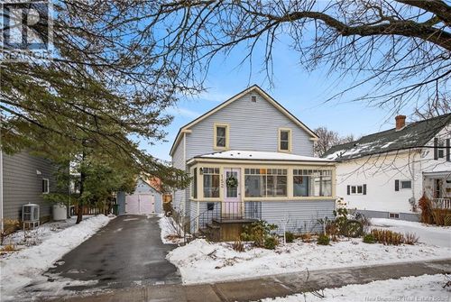 152 Victoria St, Fredericton, NB, E3B1W1 | Card Image