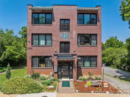 42 Furman Ave, Asheville, NC, 28801-2016 | Card Image