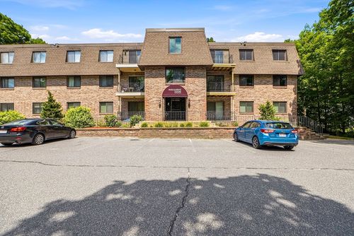 b18-59 School St, Northborough, MA, 01532-2345 | Card Image