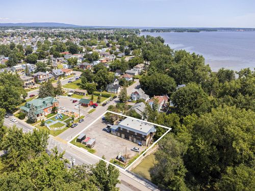 407 Av St-Charles, Vaudreuil Dorion, QC, J7V2M7 | Card Image