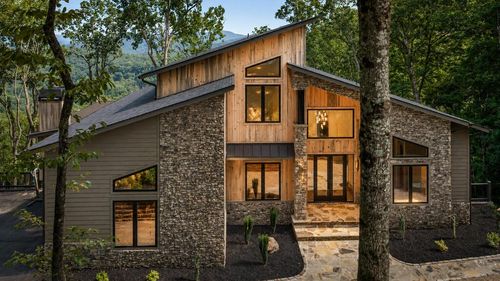 38 Copper Mine&Brittney, Blue Ridge, GA, 30513 | Card Image