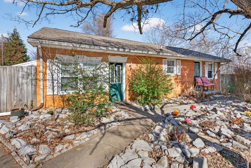 412 Millbrooke Dr, Hopkinsville, KY, 42240-5238 | Card Image