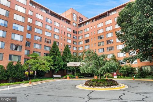534-1121 Arlington Blvd, ARLINGTON, VA, 22209-3243 | Card Image