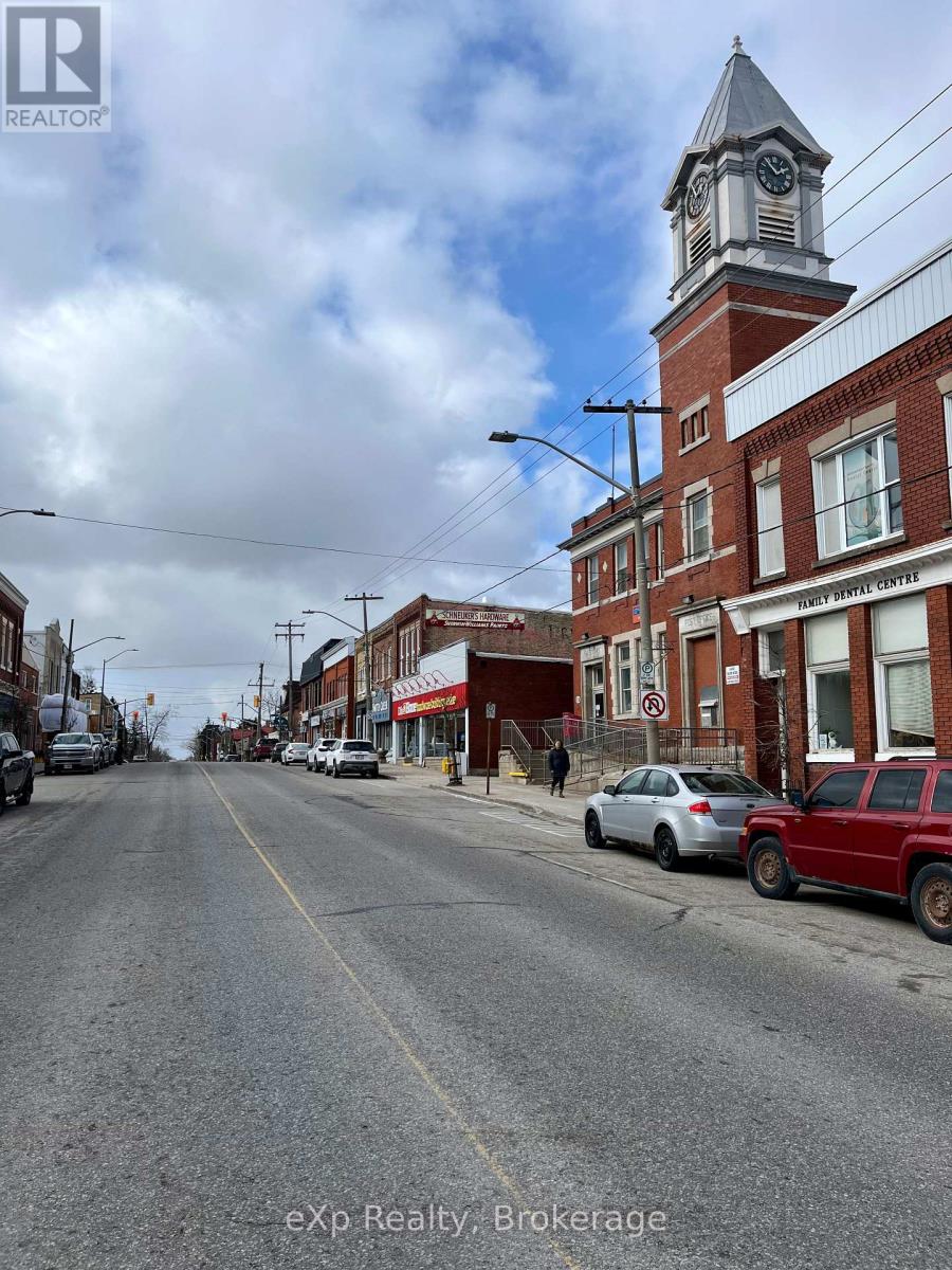 Residential in Perth East (Milverton) 3
