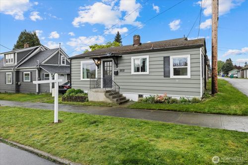 1812 23rd Street Everett Wa 98201-3001, Everett, WA, 98201 | Card Image
