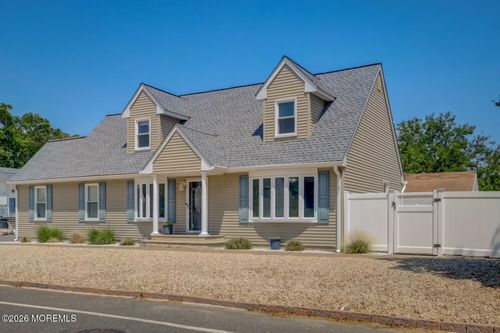 1 Pine Crest Dr, Toms River, NJ, 08753-1932 | Card Image