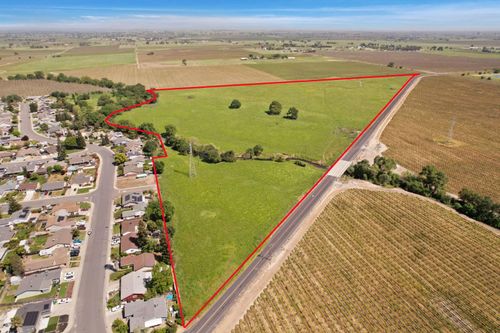18400 N Tully Rd, Lockeford, CA, 95237 | Card Image