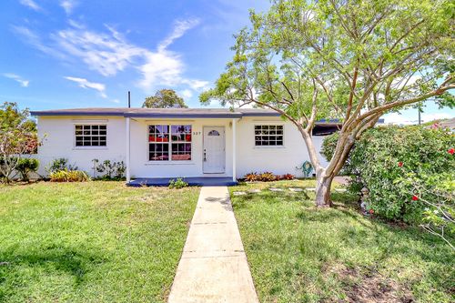337 Mid Pines Rd, Palm Springs, FL, 33461-1834 | Card Image