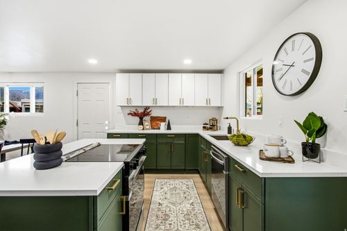 1358 E Maplewood Dr, Murray, UT, 84121-1969 | Card Image