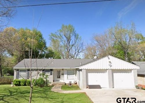 1107 E Brazos St, Palestine, TX, 75801-4621 | Card Image