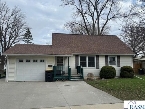 219 N Circle Dr, Blue Earth, MN, 56013-1635 | Card Image