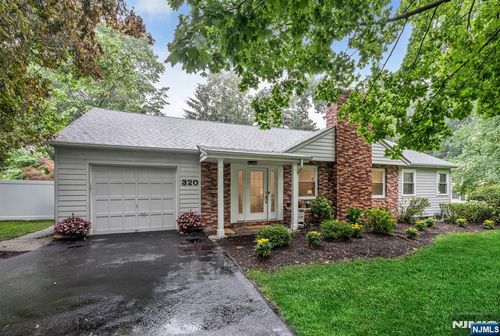 320 Monroe Ave, Wyckoff, NJ, 07481-1956 | Card Image